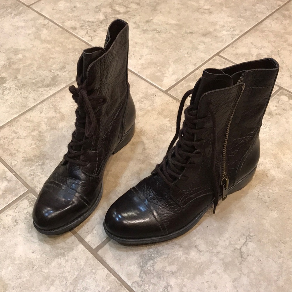 Close to new OH so cozy boots !!Really cute on💋